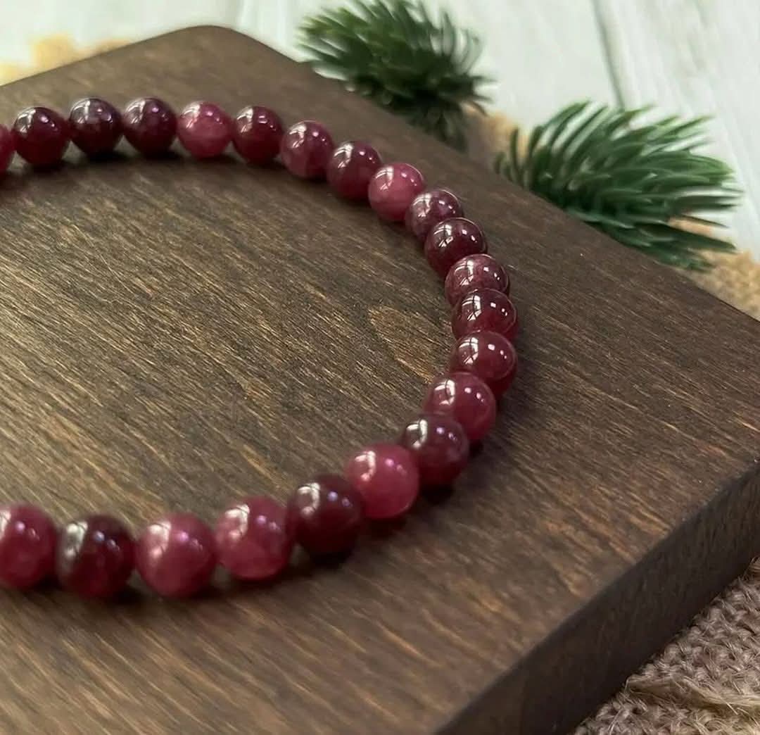 Natural read garnet stretchable bracelets