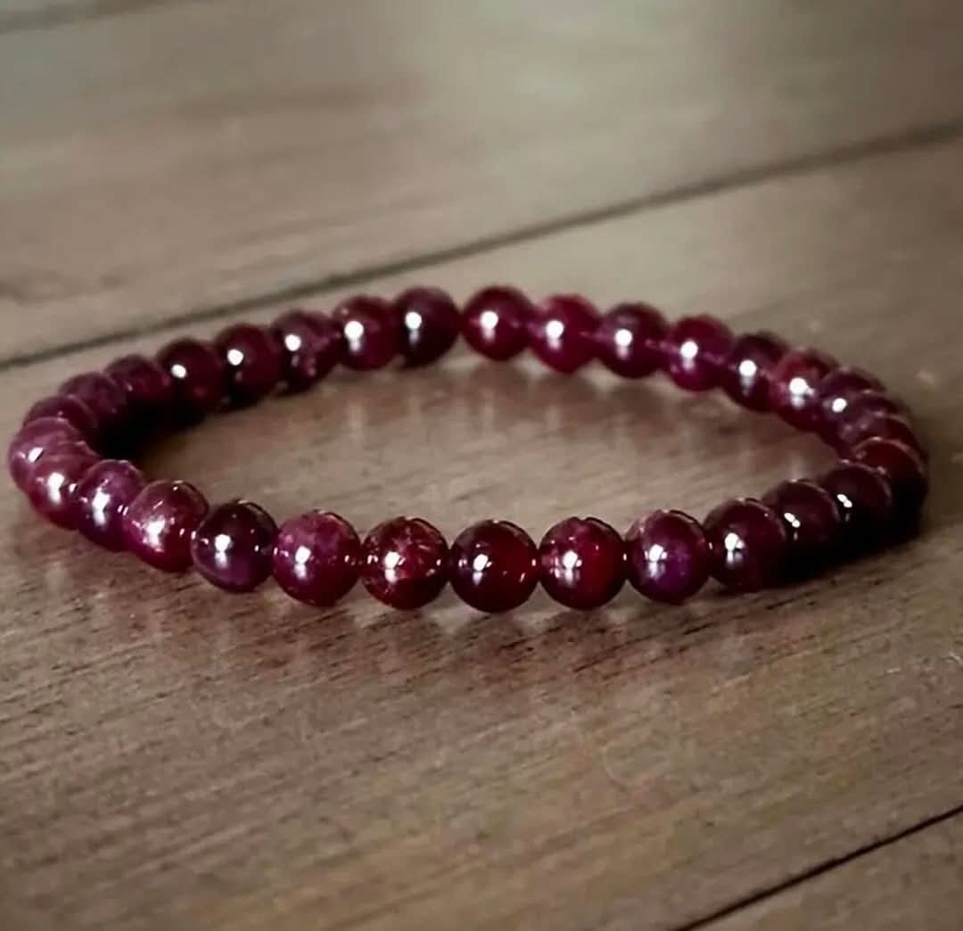 Natural read garnet stretchable bracelets